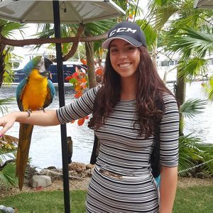 Meet your Posher, Léonie